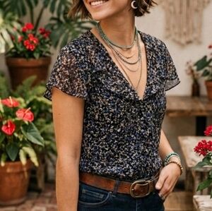 Jones New York Chiffon Floral V-neck Flutter Sleeve Top Light & Airy